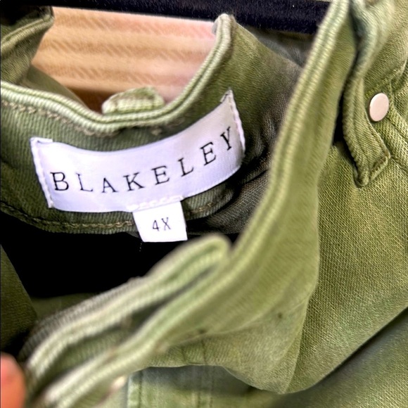 Blakely Olive Green distressed Jeans - Picture 7 of 11
